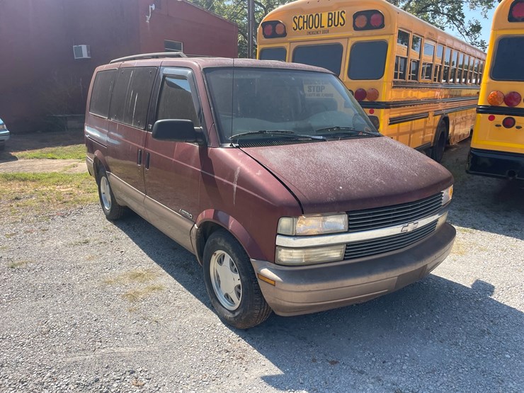 1998-chevrolet-astro-image-2