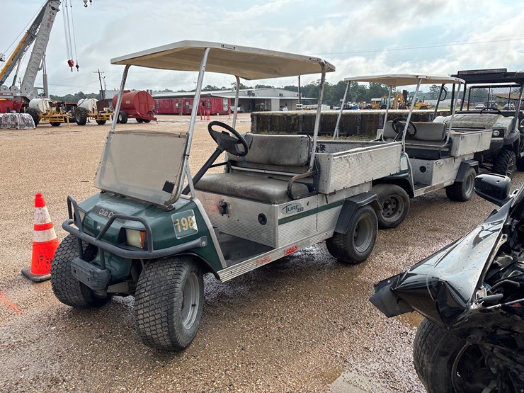 #22741-•-turf-carry-all-club-car,-gas-powered,-for-parts-and-repairs-image-1