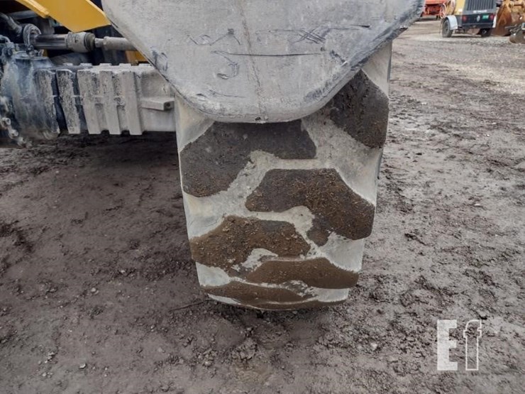 2015-caterpillar-tl943c-image-21