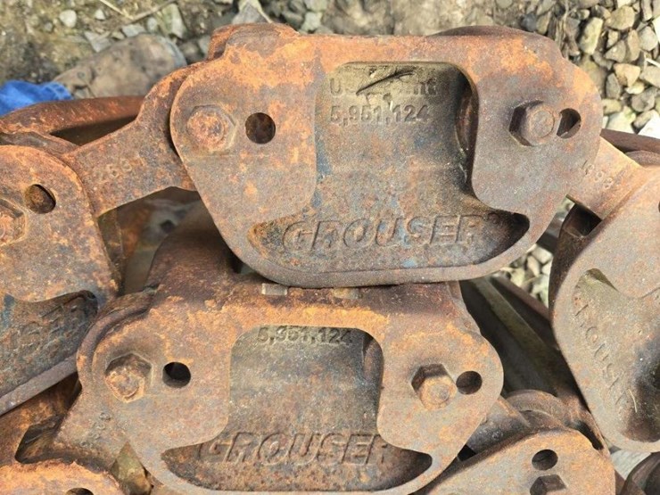 john-deere-320-image-3