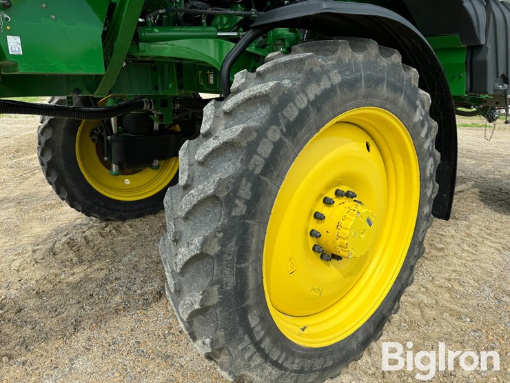 2021-john-deere-r4044-image-16