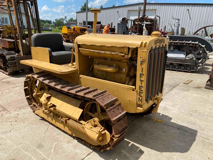 caterpillar-15-ag-crawler-image-3