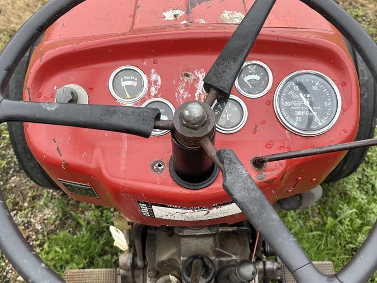 massey-ferguson-135-image-15