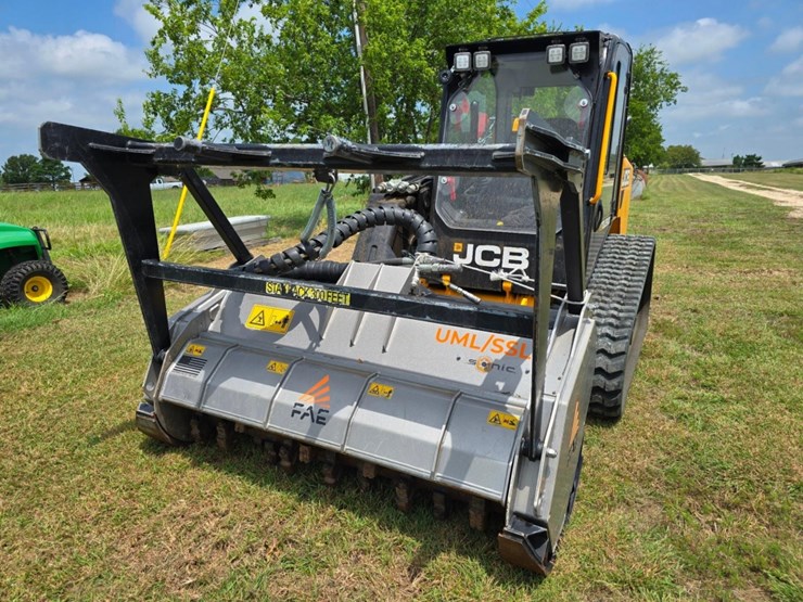 2022-jcb-3ts-8t-image-7