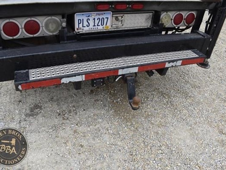 2013-ford-f550-image-41