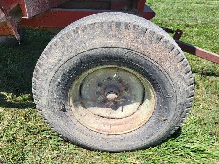 unverferth-mccurdy-350-hopper-wagon-w/running-gear-image-39