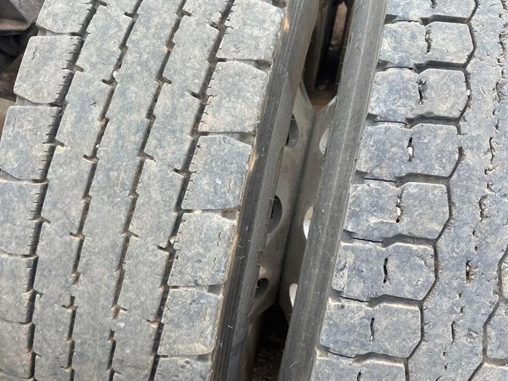 2015-kenworth-t880-image-18