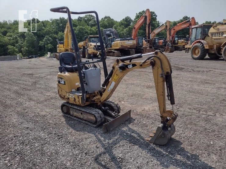 2012-caterpillar-300.9d-image-43