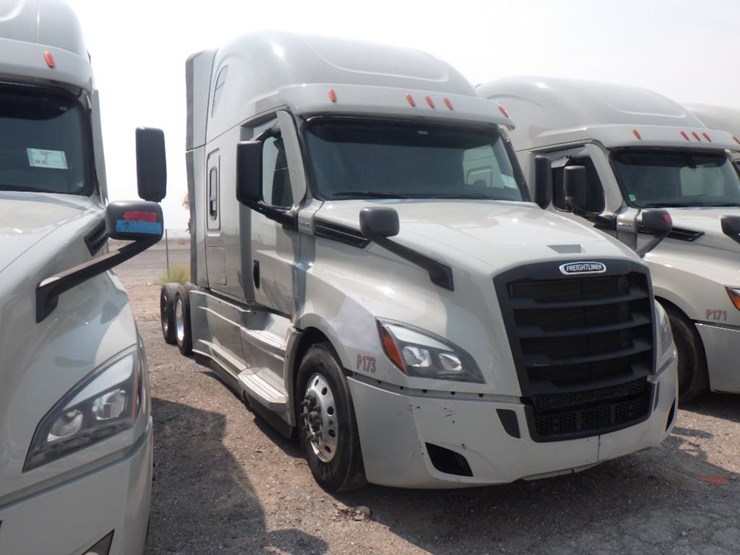 2024-freightliner-cascadia-126-image-2