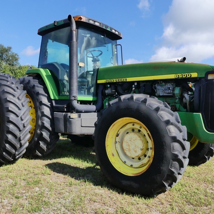 JOHN DEERE 8400