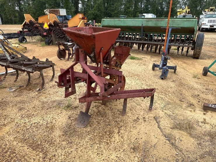 122---1---row-covington-planter-image-2