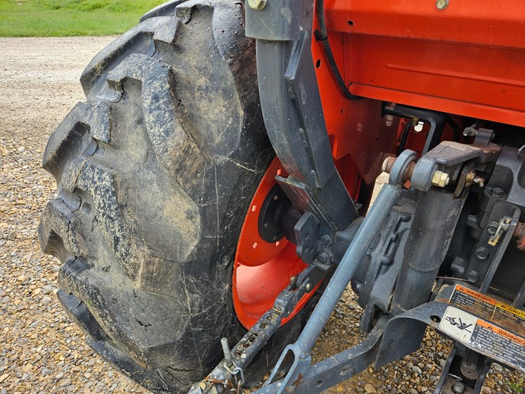 #20866-•-2008-kubota-l3240-tractor-image-39