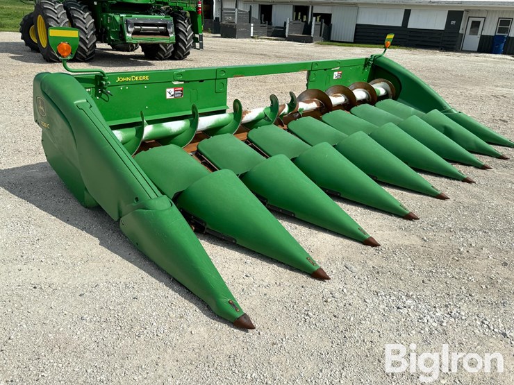 2020-john-deere-708c-image-3