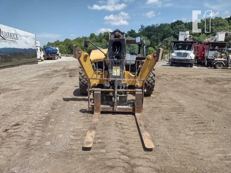 2017-caterpillar-tl1055d-image-2