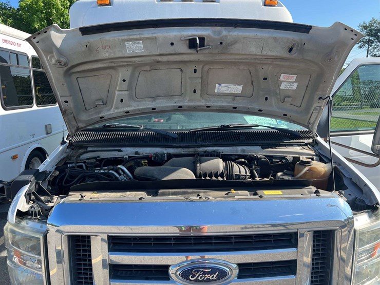 2011-ford-e350-image-14