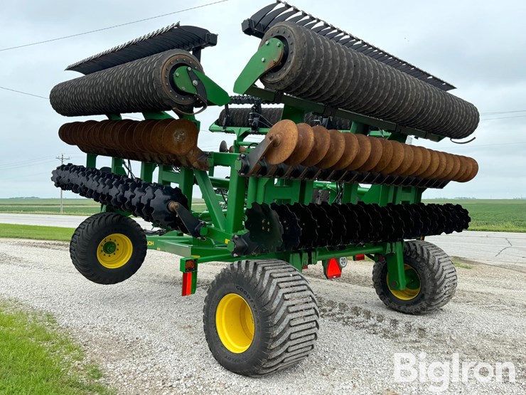 2023-john-deere-2680h-image-6