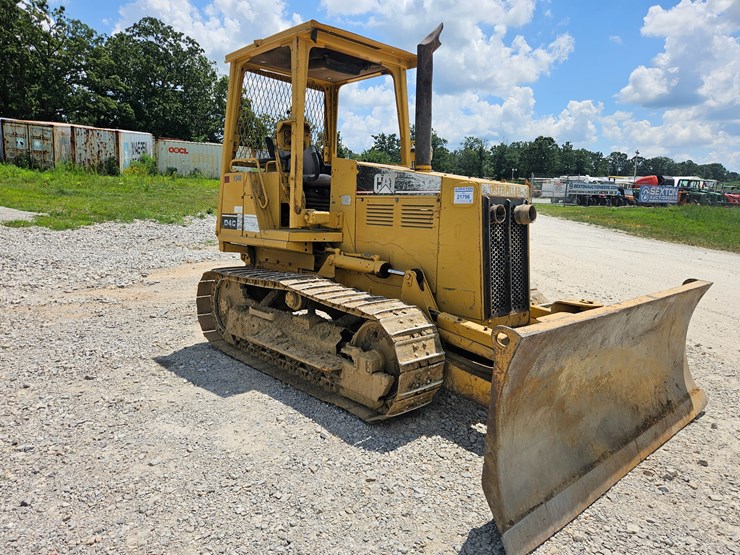 caterpillar-d4c-image-18
