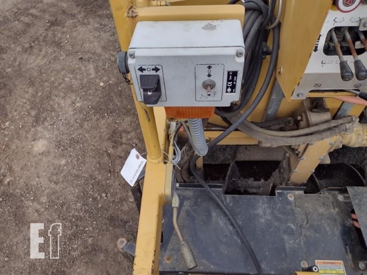 2012-caterpillar-ap-255e-image-8