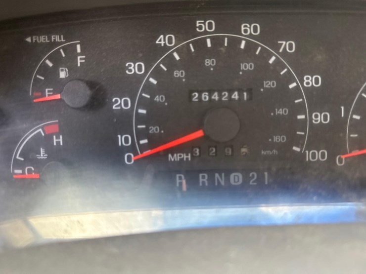 ford-f350-xl-image-10
