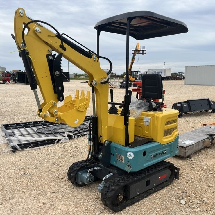 Dig Master DM100 Mini Excavator