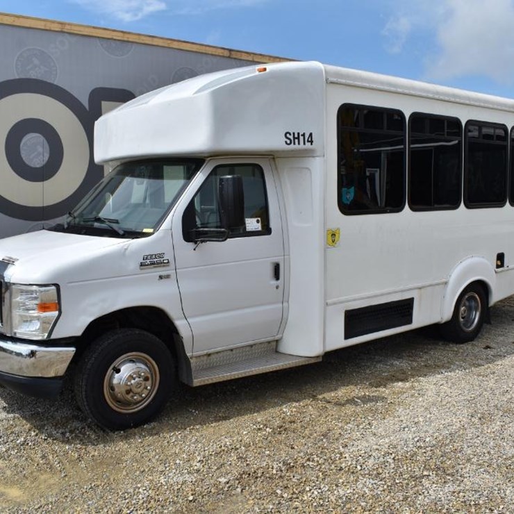 2014 FORD E350