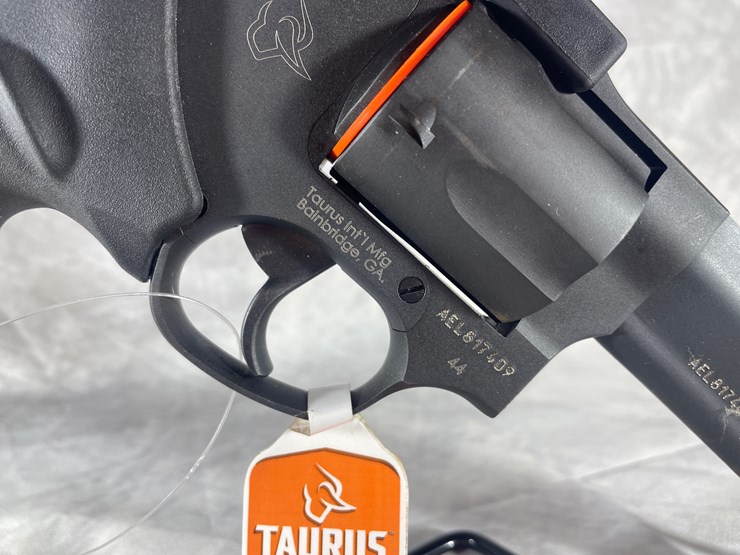#4380-•-taurus-m44-44-rem-mag-revolver,-sn:-ael81709-image-9