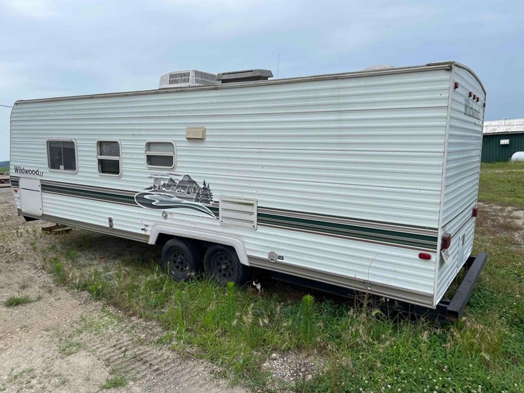 2005-wildwood-le-camper-image-13