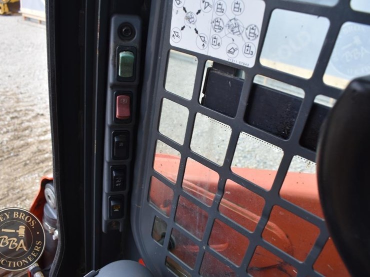 2017-kubota-ssv65-image-55