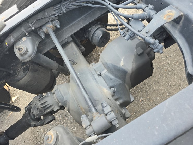 2019-peterbilt-579-image-110