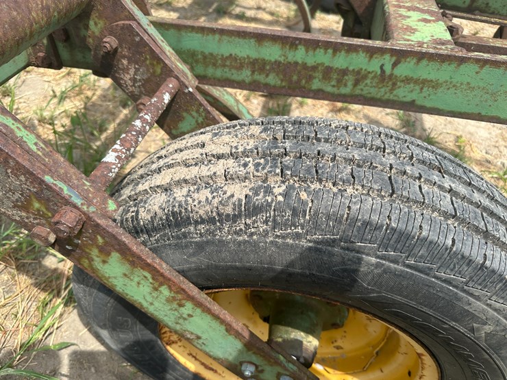 john-deere-100-image-6