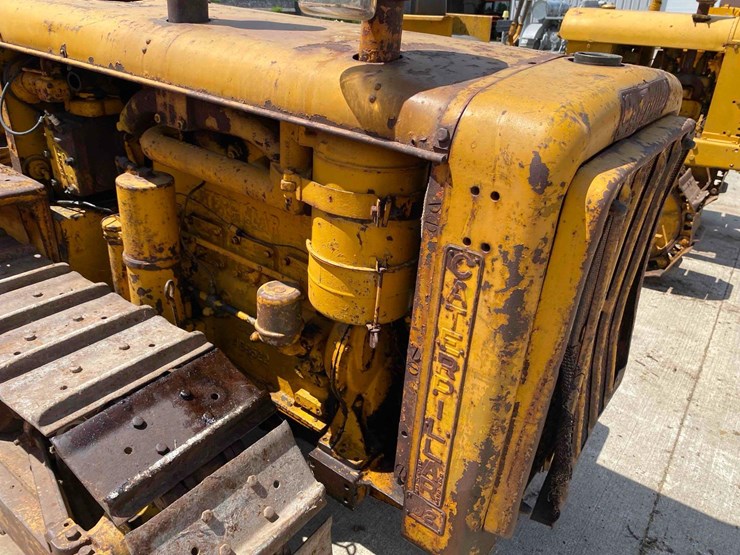 caterpillar-d2-ag-crawler-tractor-image-13