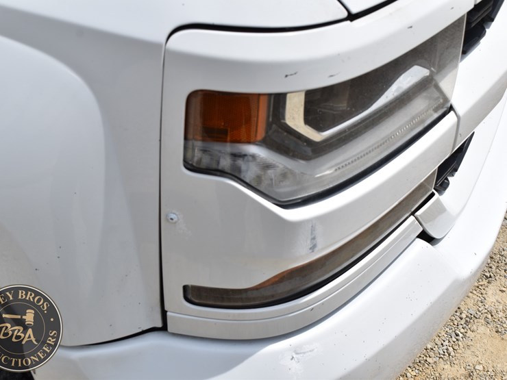2017-chevrolet-silverado-1500-image-8