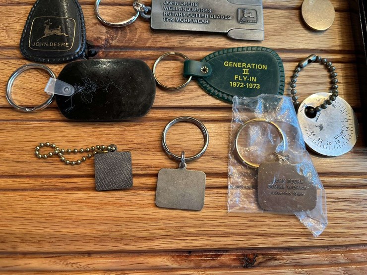 john-deere-keychains-image-8