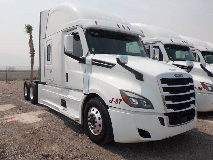 2023-freightliner-cascadia-126-image-2