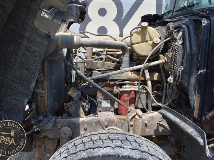 1996-mack-rd688s-image-53