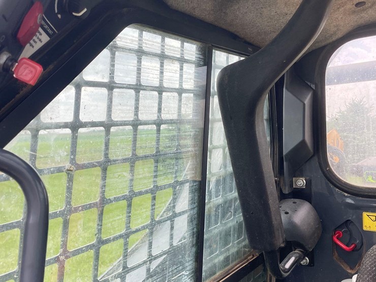 2019-deere-318g-image-42
