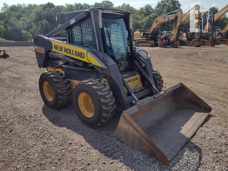 new-holland-l185-image-26