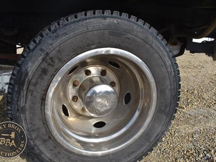 2003-ford-f550-image-52