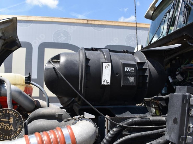2011-kenworth-t660-image-69