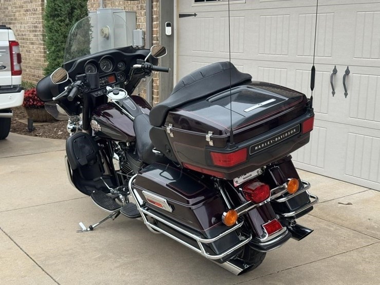 2005-harley-davidson-ultra-classic-motorcycle-image-10