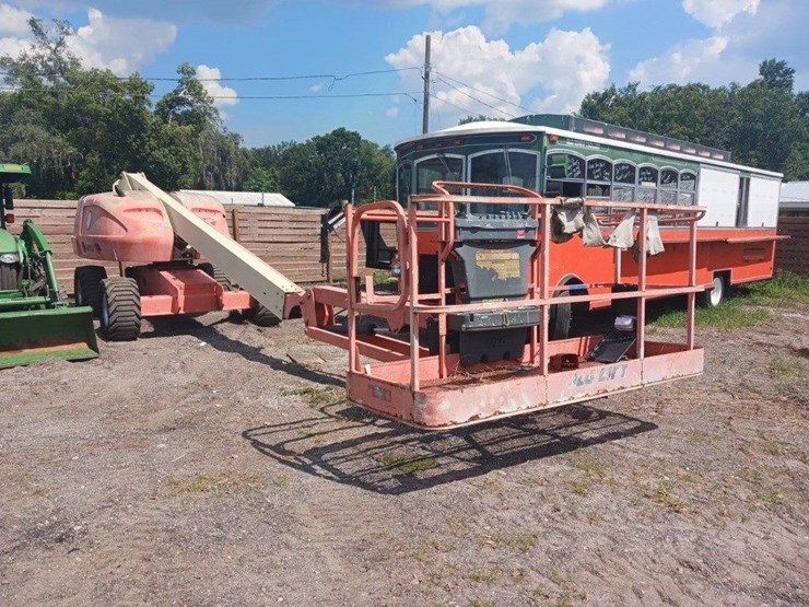 2008-jlg-highlift-image-2
