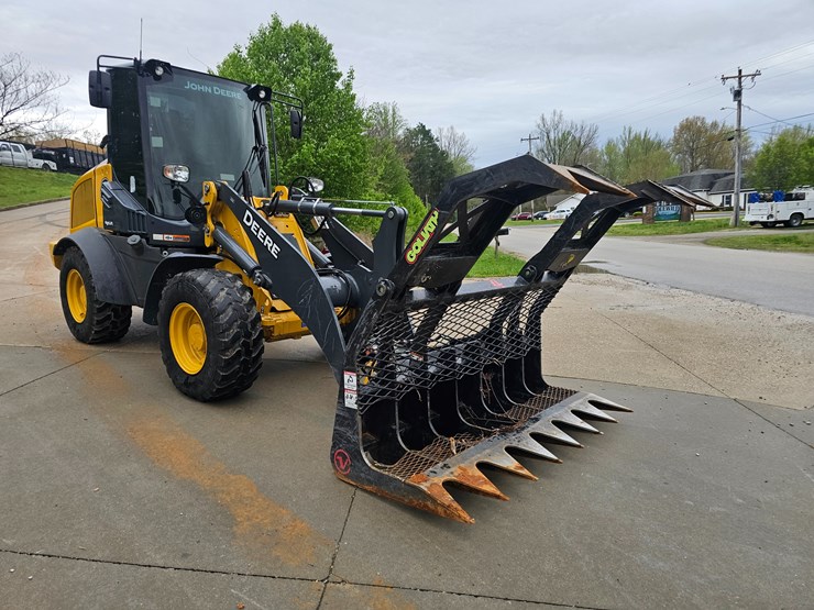 #17574-•-2024-deere-324-wheel-loader-image-16