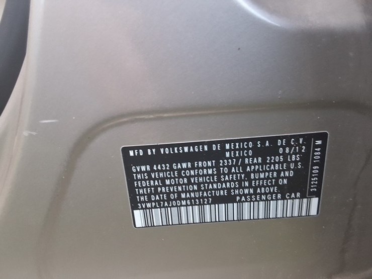 #99999-•-2013-volkswagen-jetta-passenger-car-image-13
