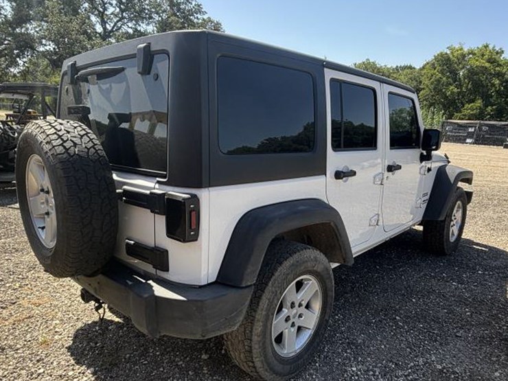2012-jeep-wrangler-image-3