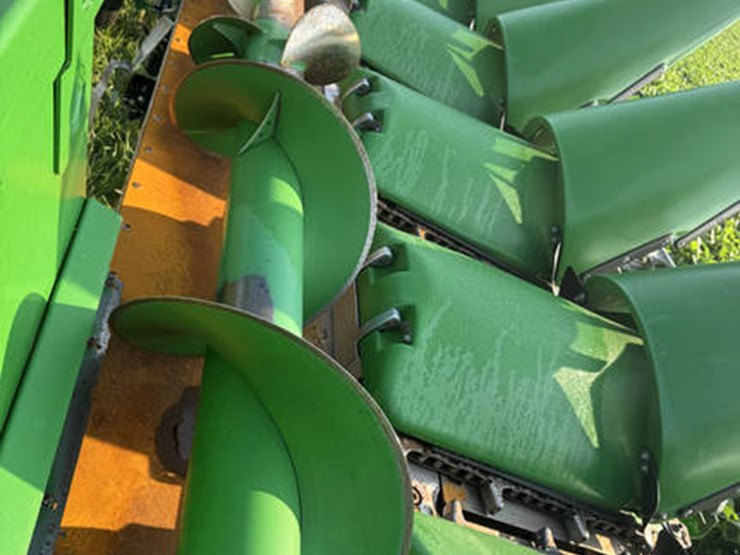 2014-john-deere-608c-image-24