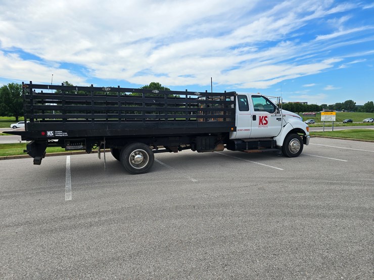 2004-ford-f650-image-31
