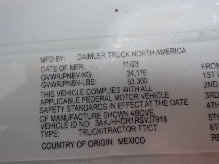 2024-freightliner-cascadia-126-image-10