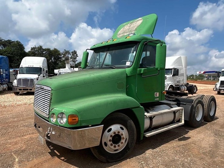 2001-freightliner-century-120-image-1