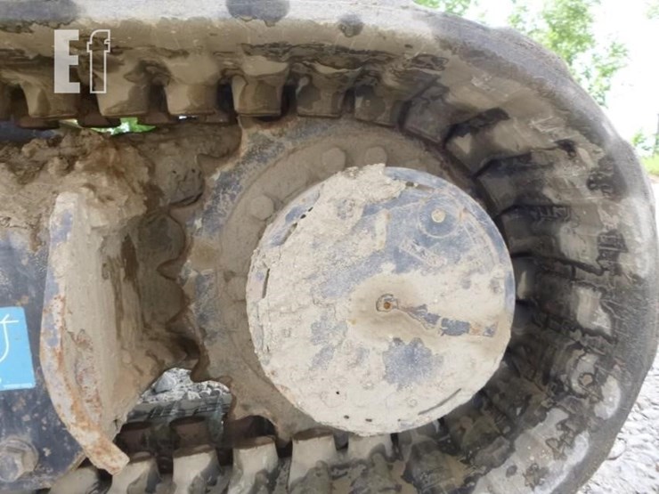 2021-deere-26g-image-27