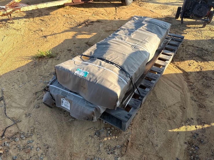 2227---service-body-bed-ladder-rack-image-2
